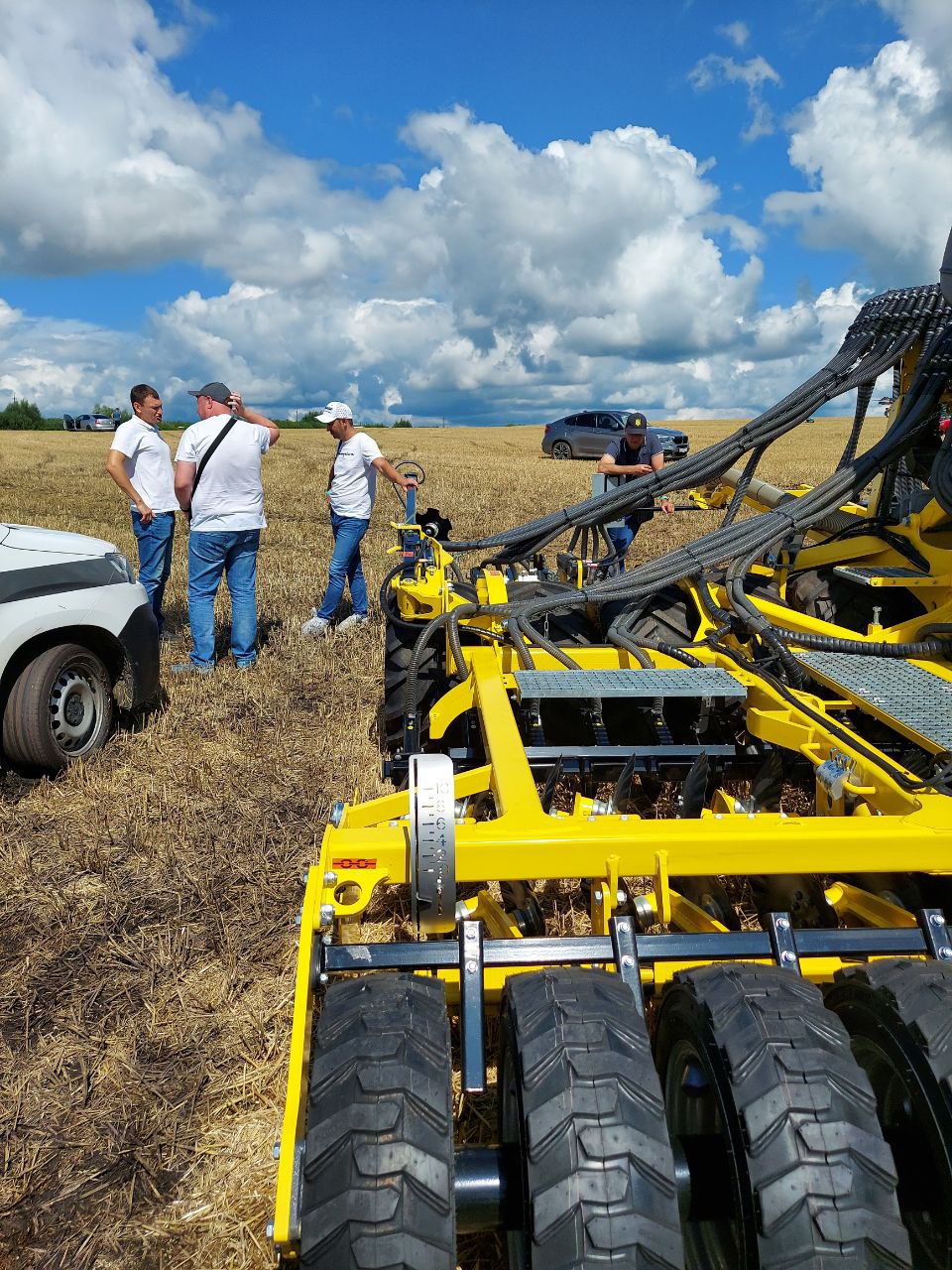 Як показує себе зернова сівалка OMEGA від BEDNAR на полях1