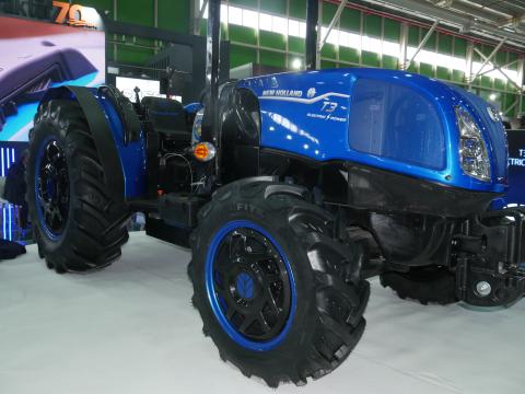 Ви зараз переглядаєте New Holland показала прототип електротрактора T3 electric power