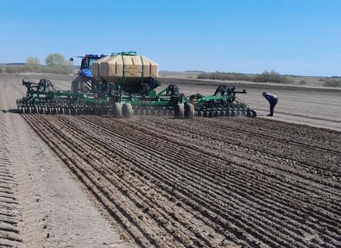 Ви зараз переглядаєте HarvEast розпочав посівну з льону