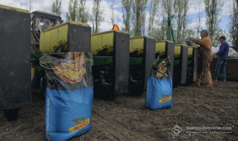 Ви зараз переглядаєте Насіння Dekalb безкоштовно нададуть аграріям 10 областей України