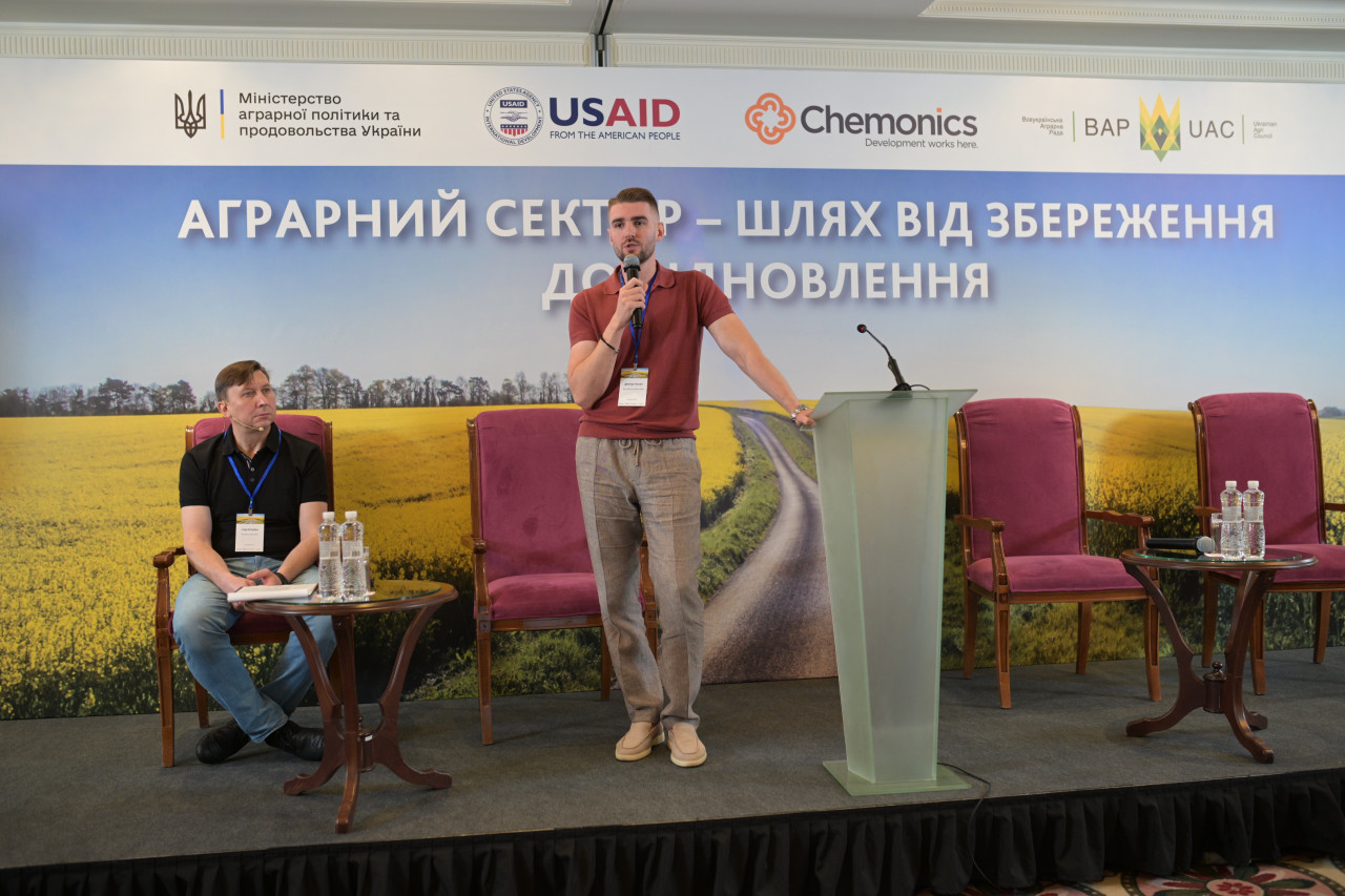 Ви зараз переглядаєте Законодавчі зміни для аграріїв з прифронтових та деокупованих територій: ВАР та Програма USAID АГРО показали результати спільного  проєкту