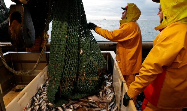 Ви зараз переглядаєте Російських рибалок перестали пускати в порти ЄС