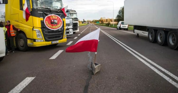 Ви зараз переглядаєте Польські протестувальники розблокували ПП “Рава-Руська – Гребенне”