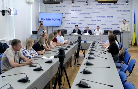 Ви зараз переглядаєте Віталій Головня: Цифровізація рибного сектору знизить адміністративне навантаження на бізнес і забезпечить прозорість функціонування галузі