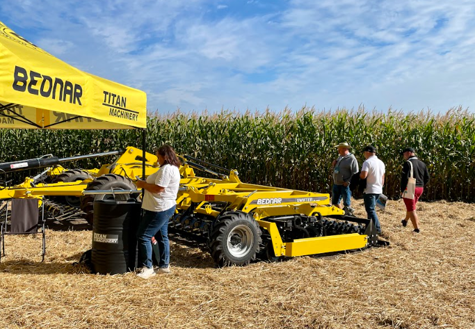 Тайтен Машинері Україна на польовій події InterAgroLab3