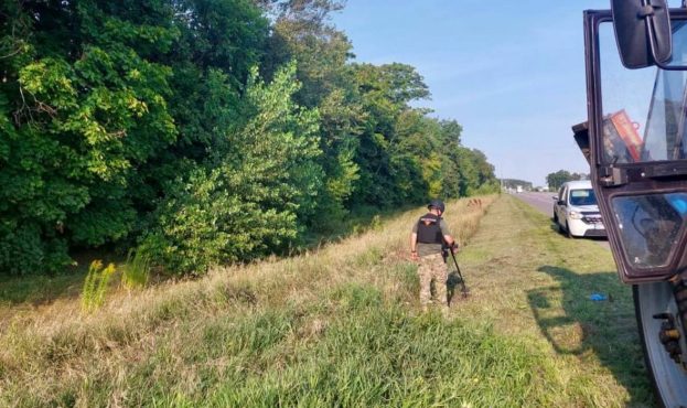 Ви зараз переглядаєте На Київщині трактор підірвався на боєприпасі