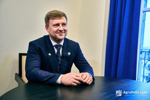 Ви зараз переглядаєте Міністр агрополітики Віталій Коваль: “Не треба заграватися в регуляції”