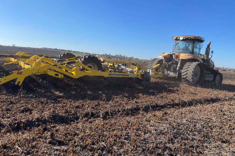 BEDNAR демонструє новий стерньовий культиватор FENIX PROFI на полях України2