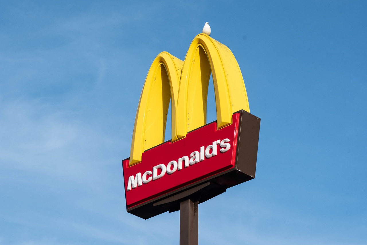 Ви зараз переглядаєте McDonald’s в Україні відмовиться від використання пластику в упаковці до 2025 року