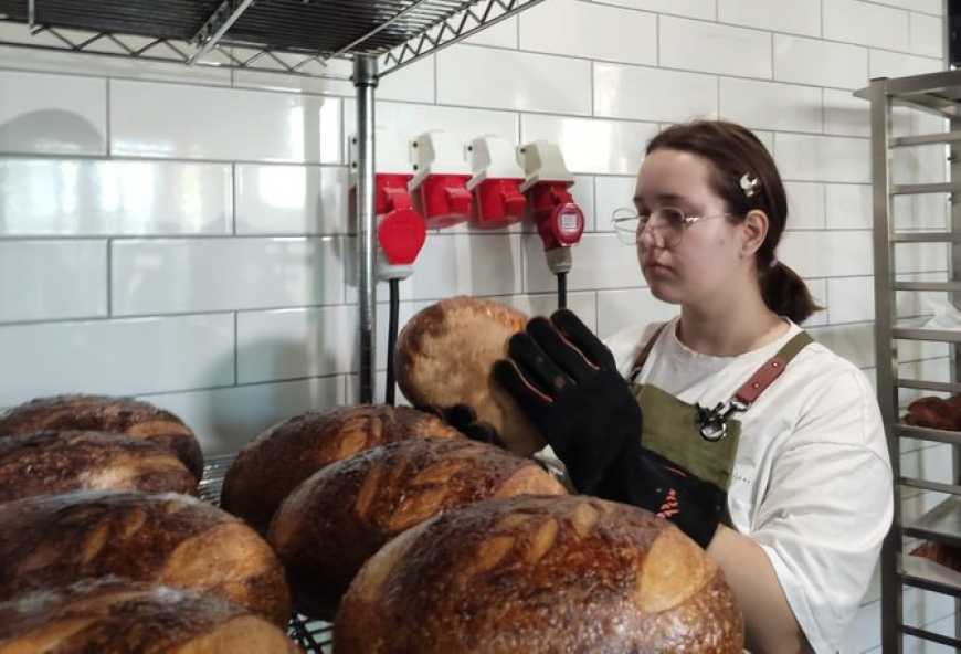Ви зараз переглядаєте Крафтове виробництво: переселенка випікає в Тернополі хліб