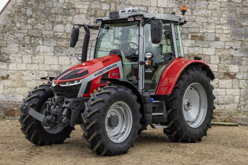 Ви зараз переглядаєте В Україні відвантажено перший Massey Ferguson 5S.145