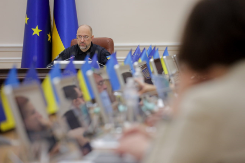Ви зараз переглядаєте Уряд зосереджує зусилля на розмінуванні сільськогосподарських угідь, — Денис Шмигаль
