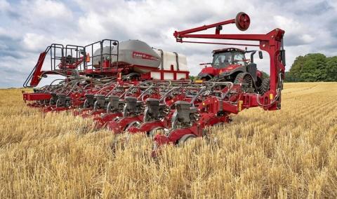 Ви зараз переглядаєте Case IH представила систему, яка не дає обладнанню збиватися з курсу