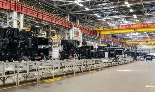 Ви зараз переглядаєте Найбільший російський виробник сільгосптехніки скоротив тисячі працівників