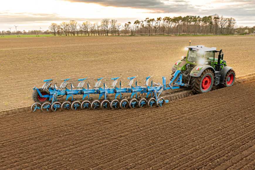 Ви зараз переглядаєте LEMKEN Diamant 18 з інтегрованим котком-ґрунтоущільнювачем
