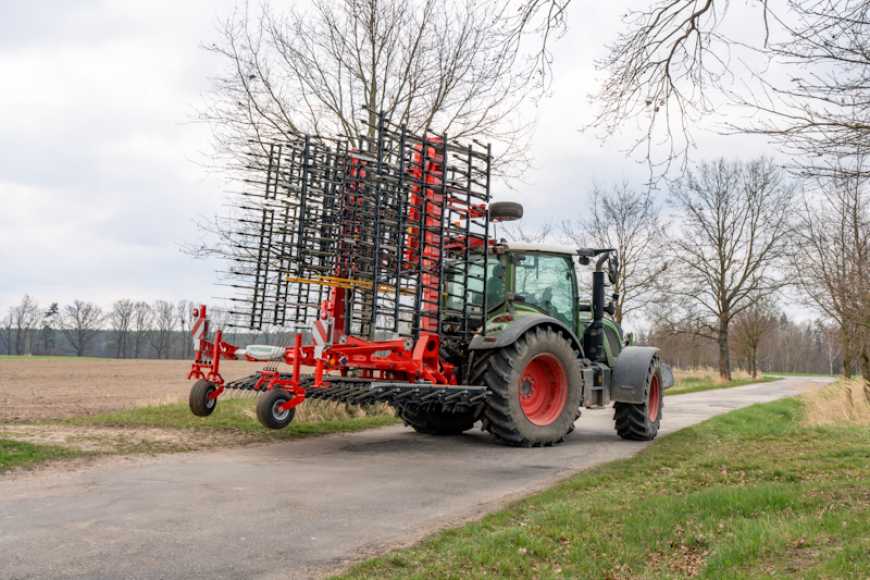 Ви зараз переглядаєте Новинка від Pöttinger: TINECARE V 12050 MASTER