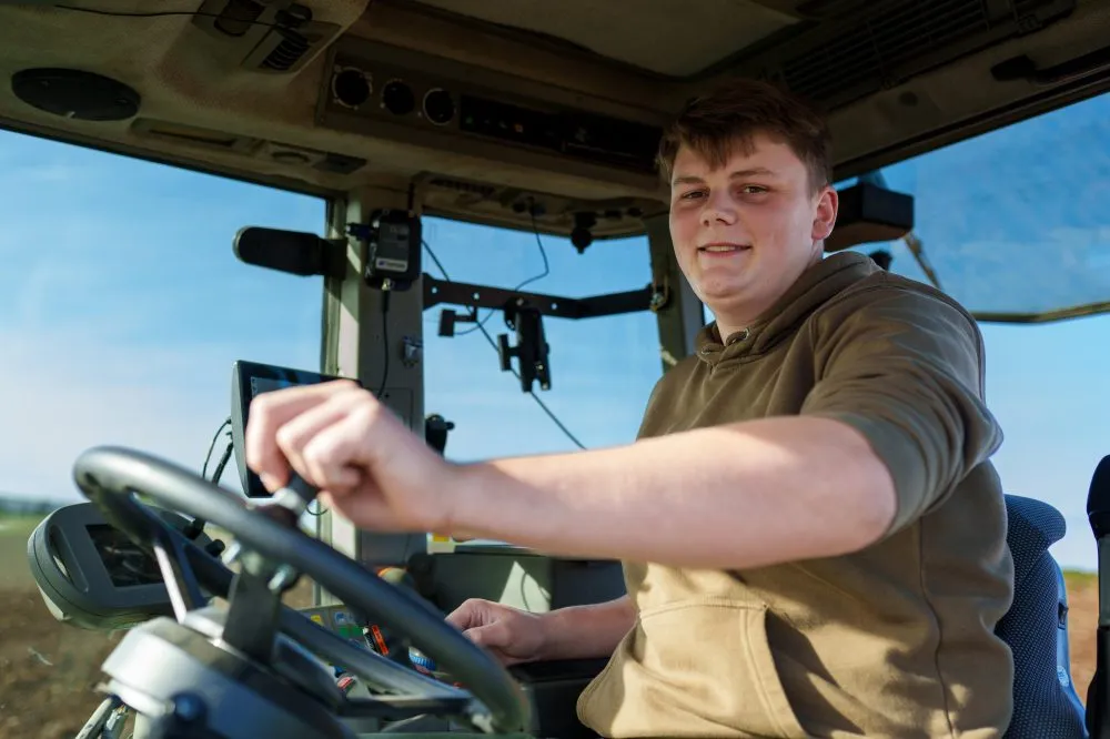 Ви зараз переглядаєте Автопілот на посів: за що обирають Topcon