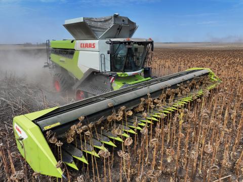 Ви зараз переглядаєте Нові жниварки SUNSPEED від CLAAS для збирання соняшнику без прив’язки до ширини міжряддя