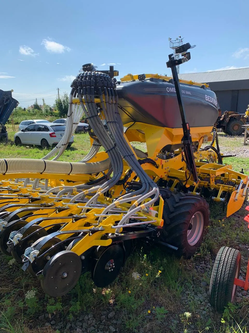 Перша в Україні: BEDNAR поставила нову сівалку OMEGA OO 3000 L3