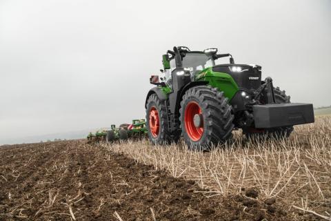 Ви зараз переглядаєте Дебют тракторів Fendt 1000 Gen4 із заводською інтегрованою автономною системою