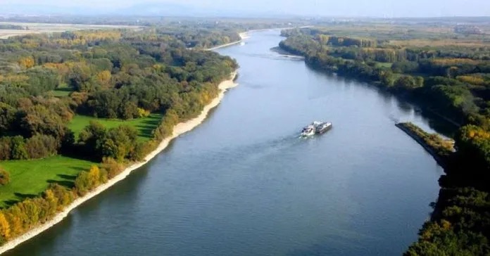 Ви зараз переглядаєте Україна відновила судноплавство каналом Бистре