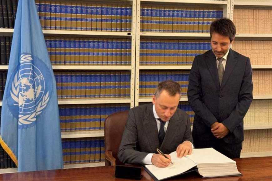 Ви зараз переглядаєте Україна підписала Угоду про відкрите море