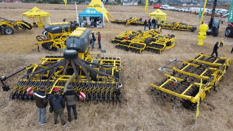 Ви зараз переглядаєте Борона, культиватори, глибокорозпушувач, посівний комплекс — BEDNAR представив новинки сільгосптехніки