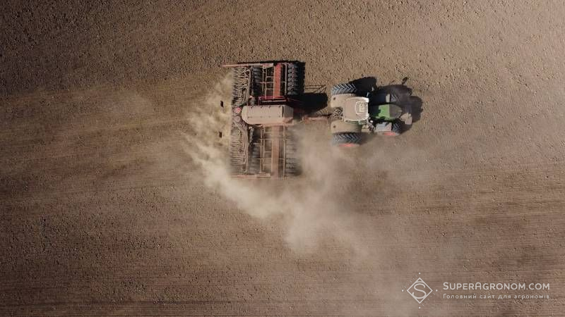 Ви зараз переглядаєте Ґрунтова посуха створює несприятливі умови для сівби озимих культур — Укргідрометцентр