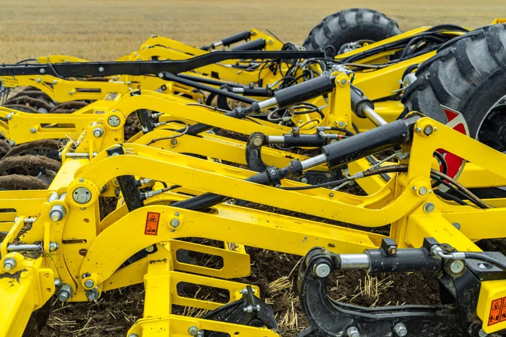 Універсальний культиватор BEDNAR FENIX: глибокий обробіток ґрунту для цілорічного використання4