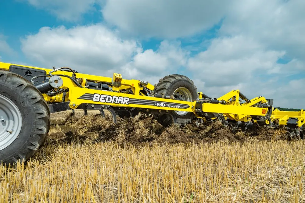 Універсальний культиватор BEDNAR FENIX: глибокий обробіток ґрунту для цілорічного використання1
