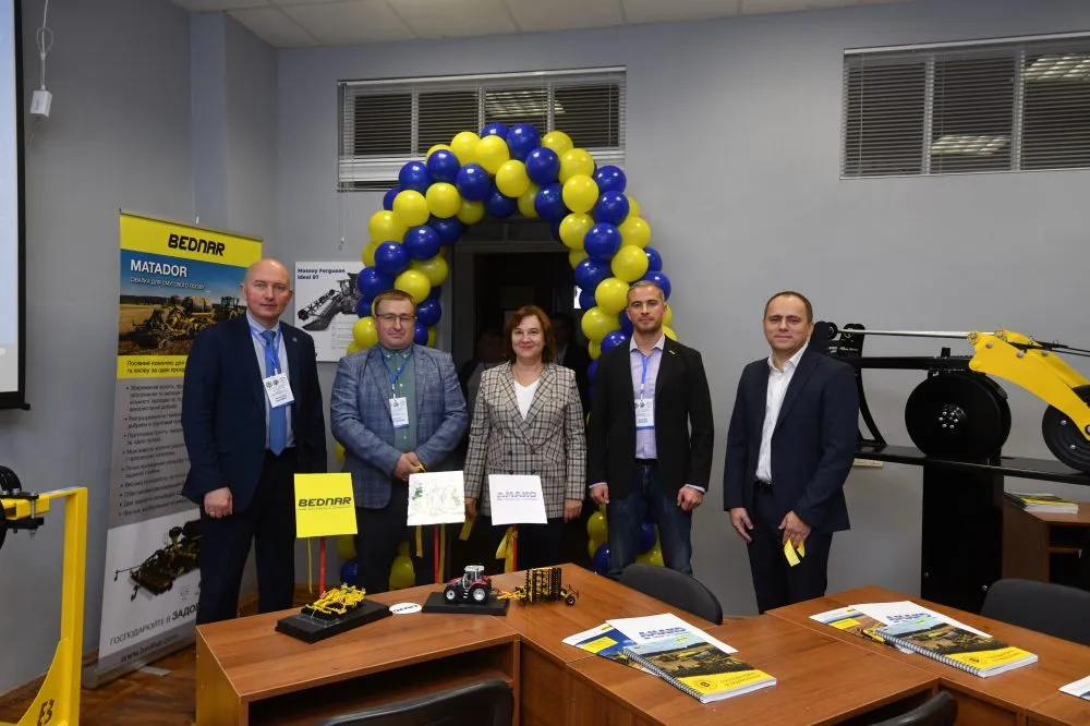Ви зараз переглядаєте BEDNAR і АМАКО допомагають НУБіП готувати нове покоління агроінженерів