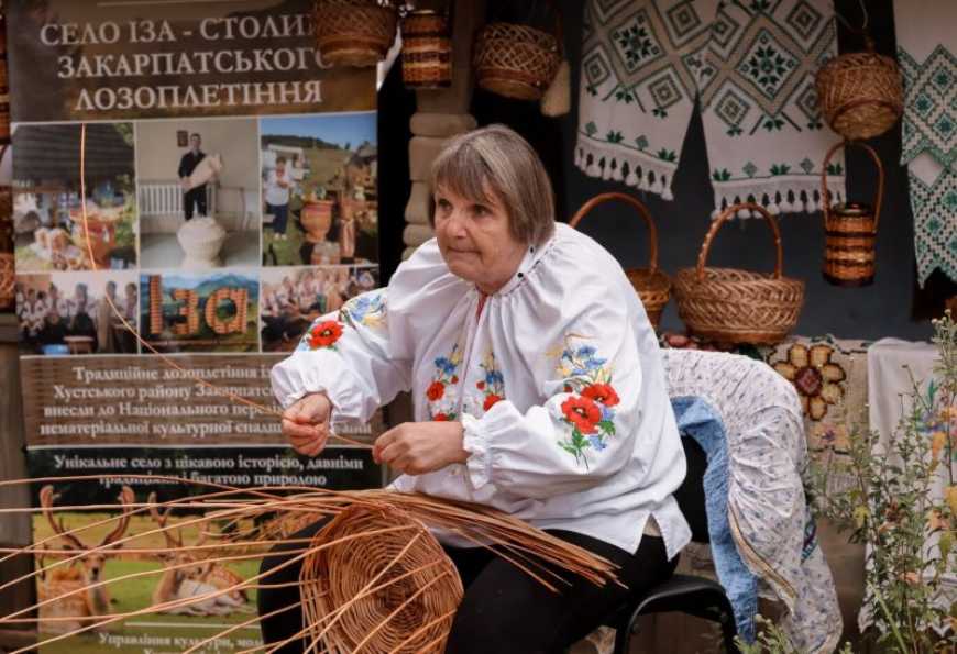 Ви зараз переглядаєте «Жива спадщина»: на фестивалі в Ужгороді презентували народні страви й звичаї