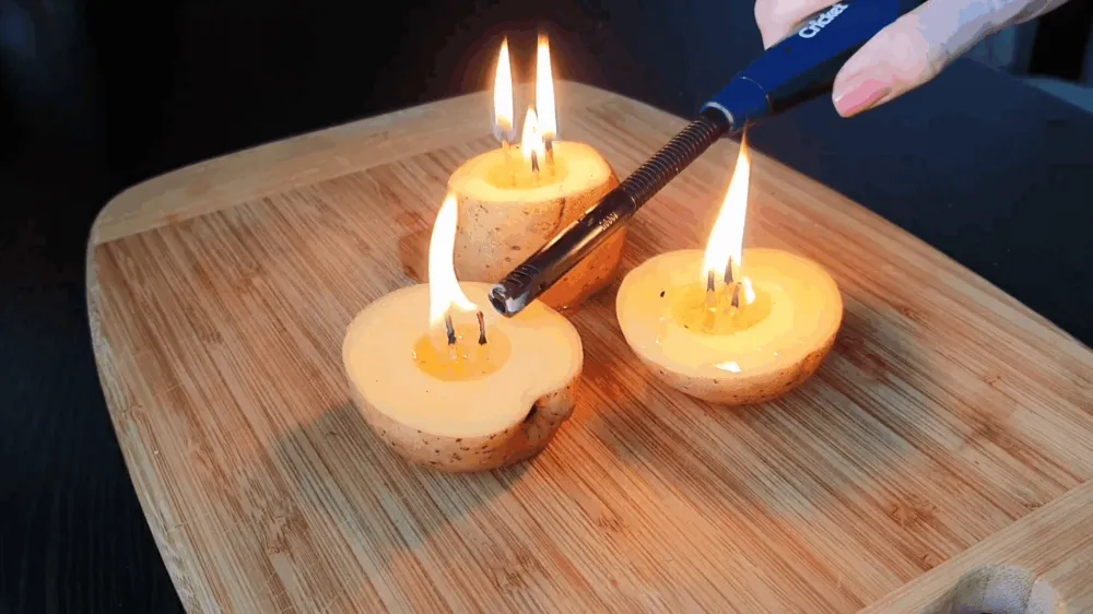 Ви зараз переглядаєте Як зробити свічку з картоплі та олії, яка буде горіти цілий день