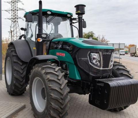 Ви зараз переглядаєте В Україні представили новий 180-сильний трактор LOVOL для важких робіт