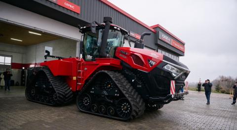 Ви зараз переглядаєте Найпотужніший трактор CASE IH отримало перше в Україні господарство