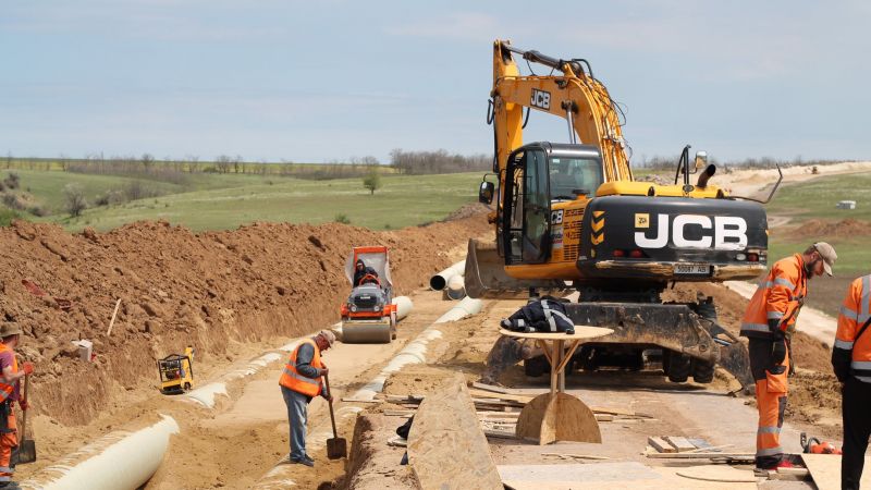 Ви зараз переглядаєте 8 млн грн прямих збитків через будівництво водогону: фермери Миколаївщини чекають рішення Кабміну щодо компенсацій