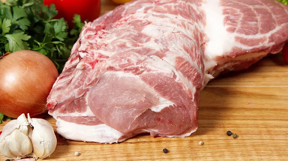 Ви зараз переглядаєте В Україні обвалилися ціни на свинину