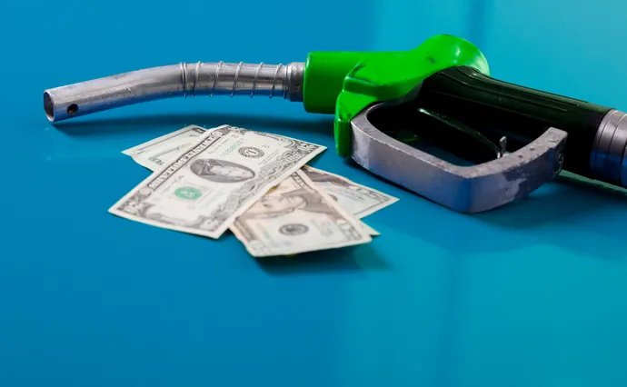 Ви зараз переглядаєте З 1 січня в Україні піднімуть акциз на пальне: що буде з цінами на бензин