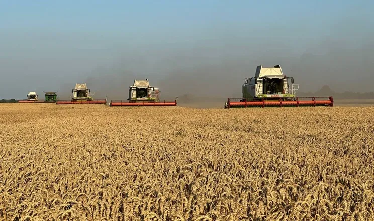 Ви зараз переглядаєте Аграрії Хмельниччини зібрали близько 5 млн т зернових