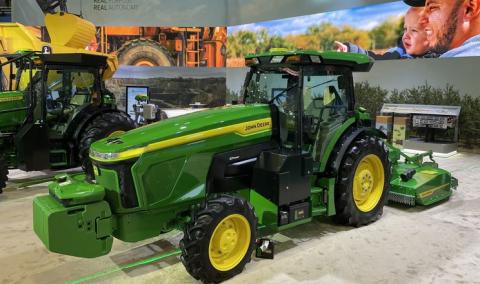 Ви зараз переглядаєте John Deere розкрив нові подробиці про електротрактор E-Power