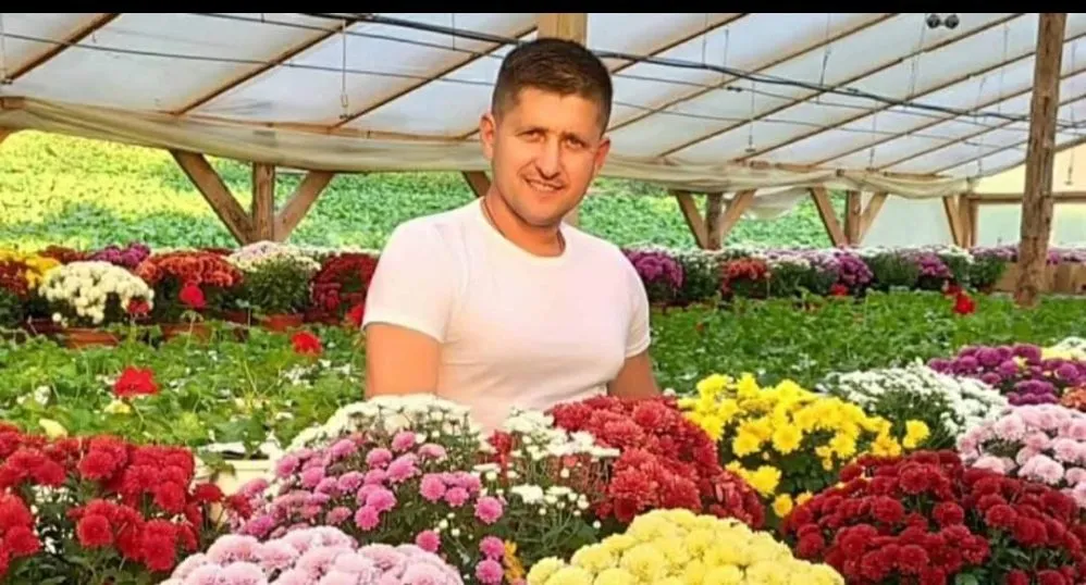 Ви зараз переглядаєте На Полтавщині фермер створив унікальне господарство з вирощування розсади та квітів