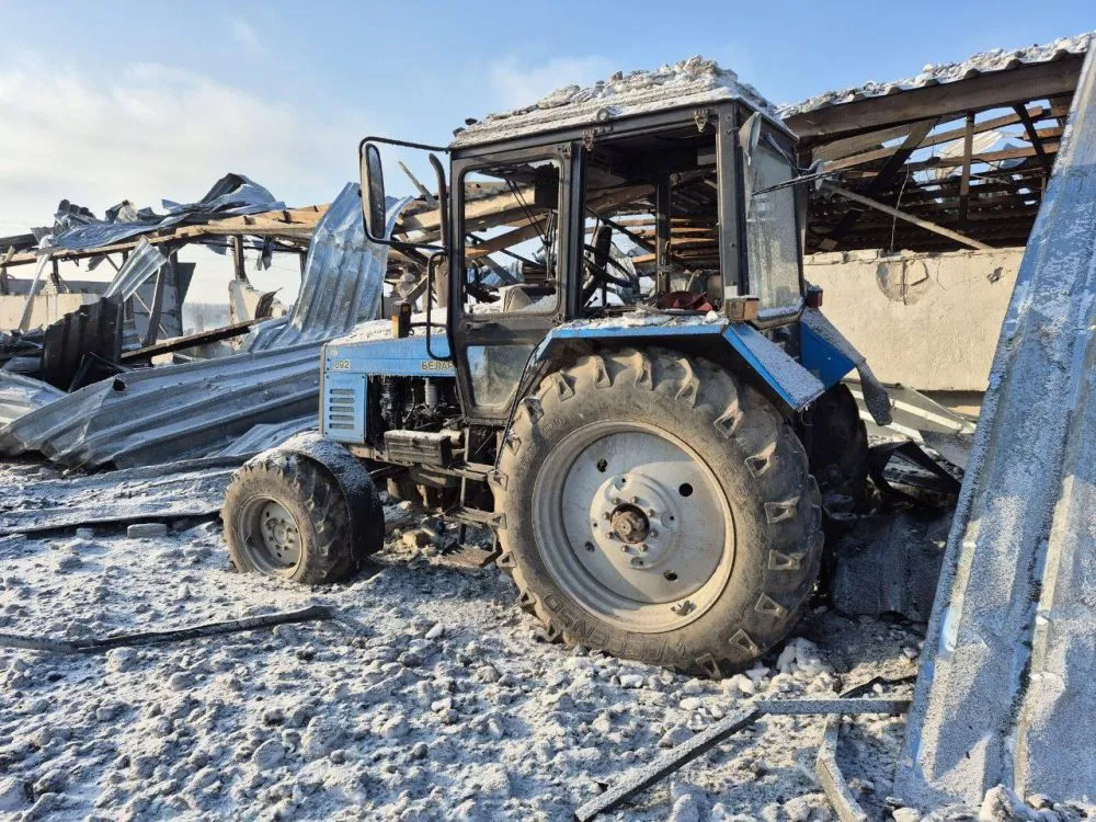 Ви зараз переглядаєте На Сумщині дрони росіян практично знищили одне з місцевих аграрних господарств