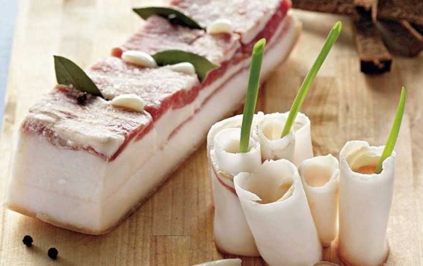 Ви зараз переглядаєте Ціни на сало в Україні за рік зросли на 30%