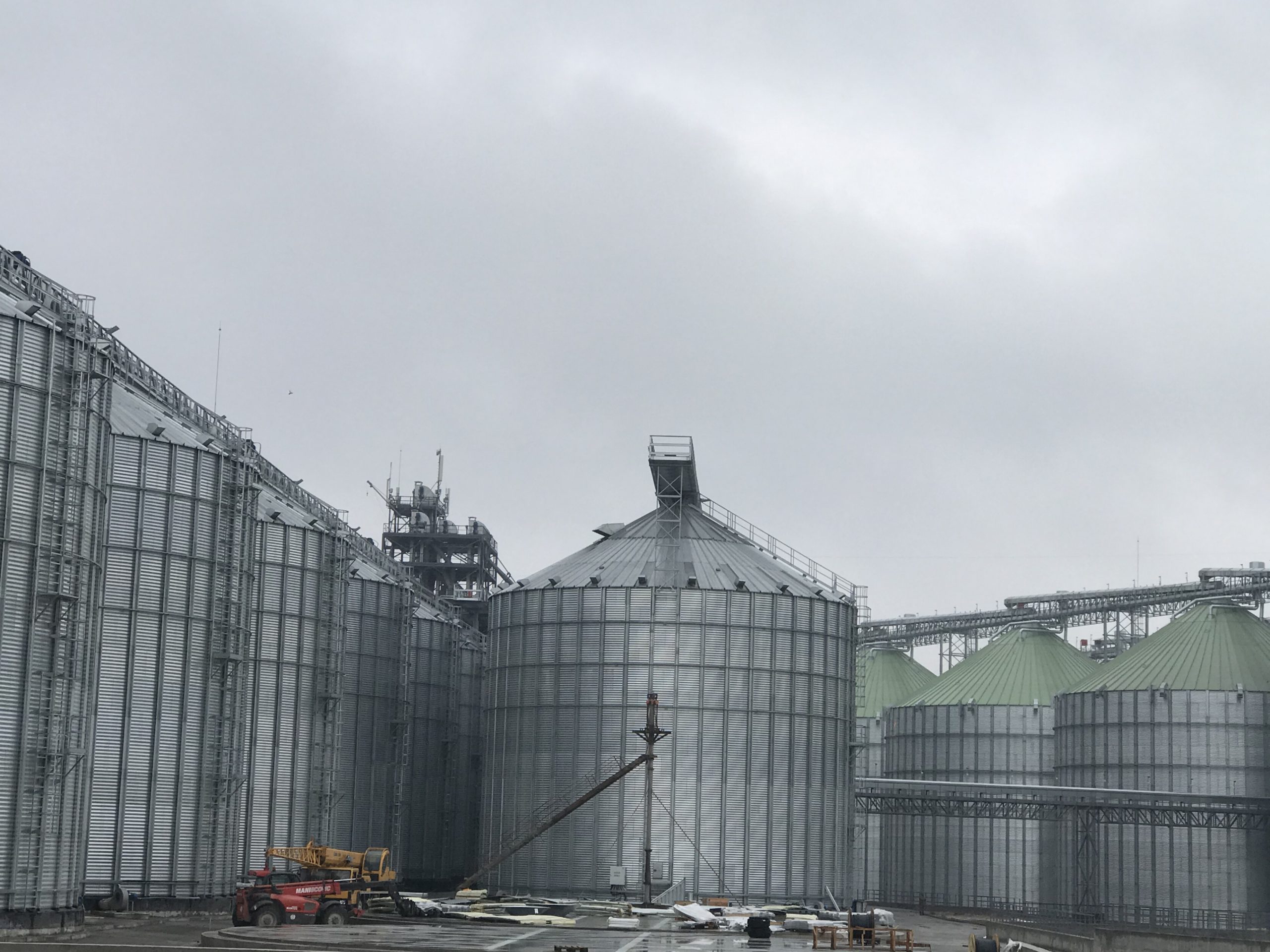 Ви зараз переглядаєте Alebor Group модернізувала техніку та переробила 300 тис. тонн зерна у 2025 році