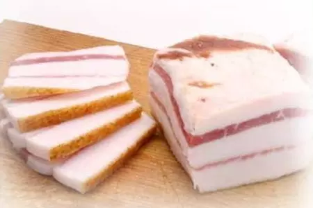 Ви зараз переглядаєте Сало в Україні  подорожчало на 30%