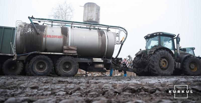 Завдяки бочкам Заводу Кобзаренка господарство з Чернігівщини змішує добрива прямо в полі