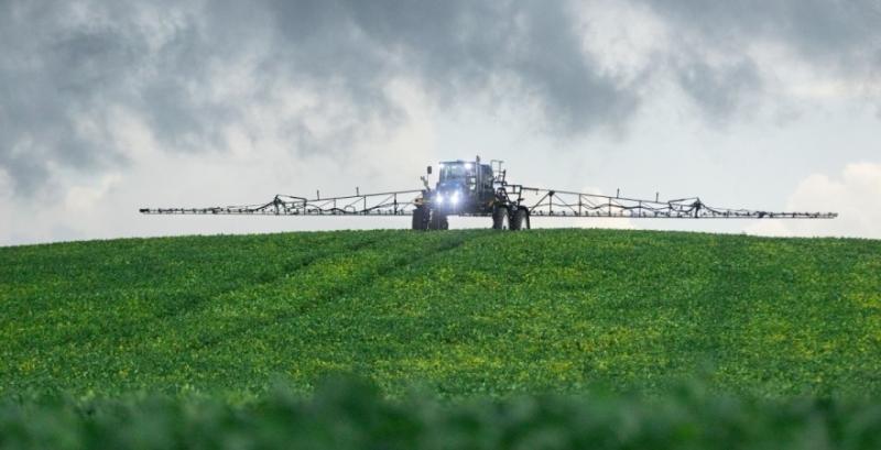 Оновлений обприскувач New Holland Defensor