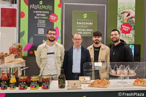 Ви зараз переглядаєте Гідропонне вирощування овочів: досвід Azienda Agricola Fratelli Facchini