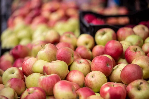 Ви зараз переглядаєте В Україні суттєво зросли ціни на яблука