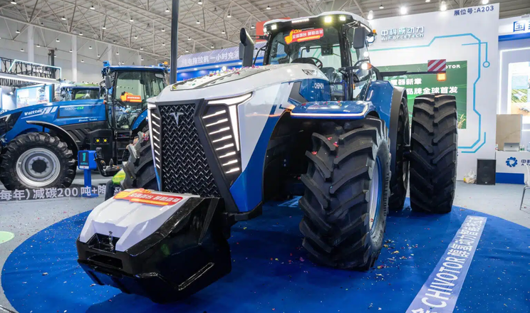 Ви зараз переглядаєте У Китаї представили надпотужний трактор, що працює на спирті